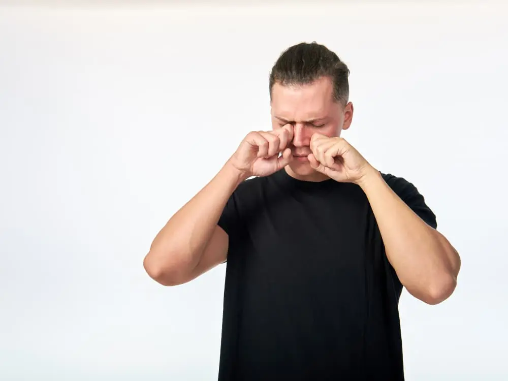 O que pode causar alergia nos olhos?